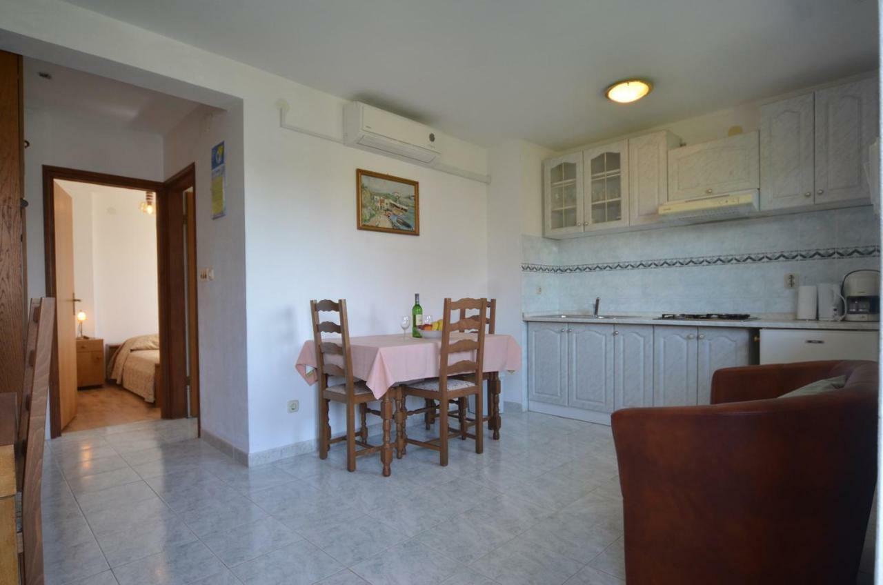 רוביני Koreni Apartments מראה חיצוני תמונה