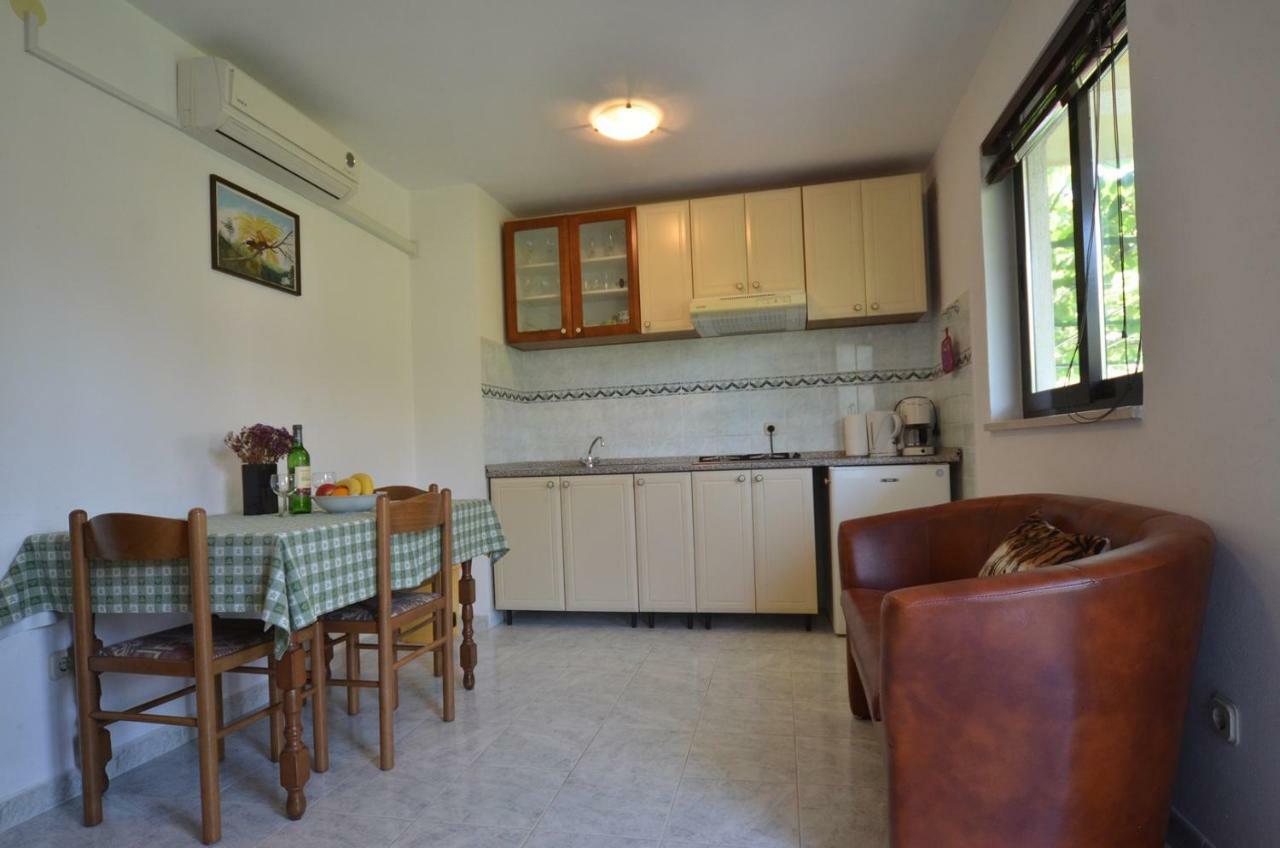 רוביני Koreni Apartments מראה חיצוני תמונה