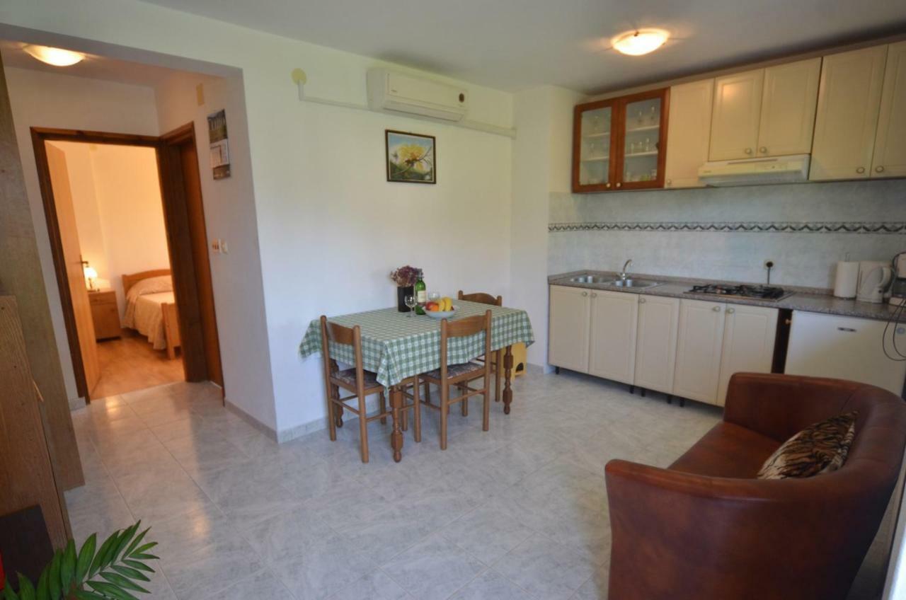 רוביני Koreni Apartments מראה חיצוני תמונה
